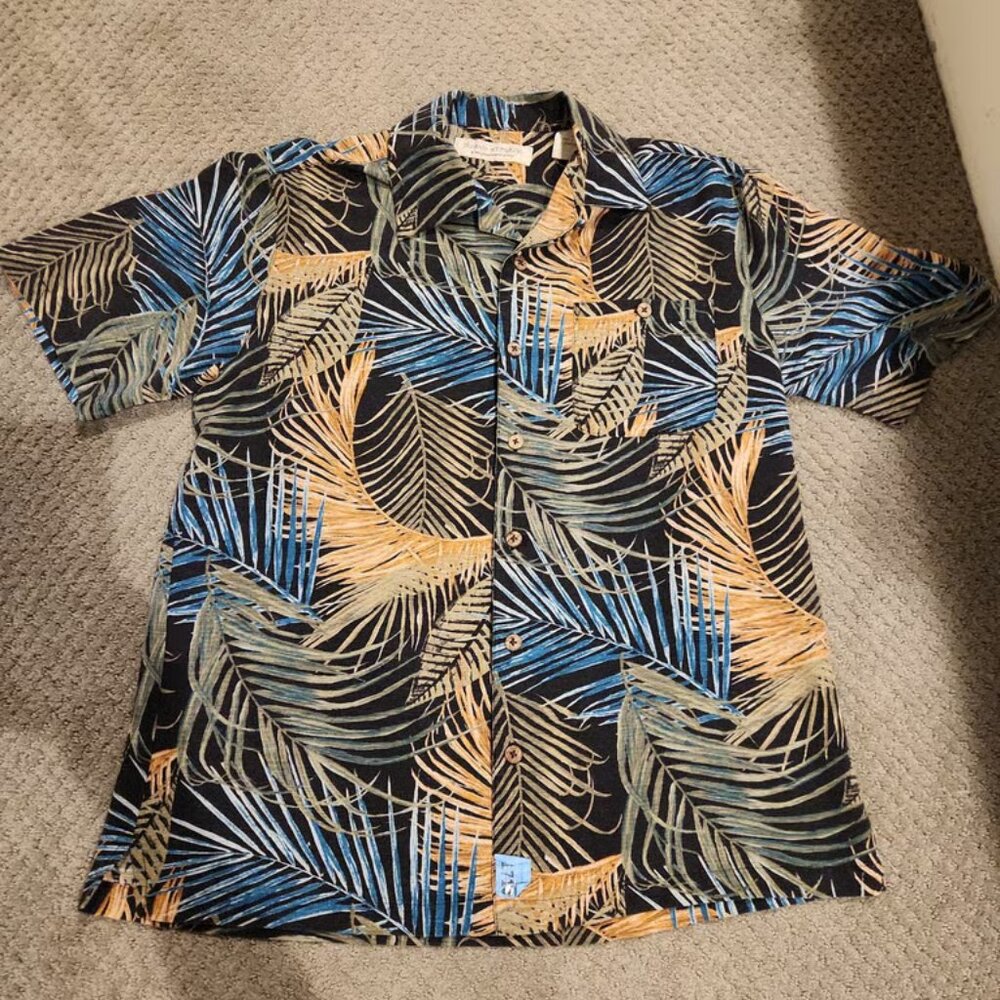 Island Republic SILK button down. Medium HAWAIN STYLE